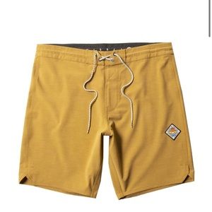 Vissla solid sets boardshorts